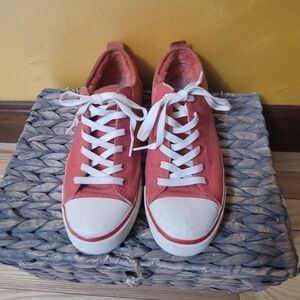 Ugg Sz 8 Red Canvas Sneakers with White Laces